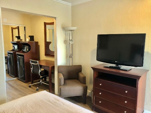 Blu Pacific Hotel image 19
