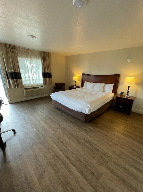 Blu Pacific Hotel image 3