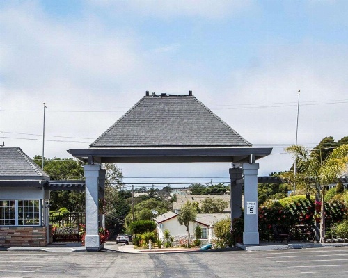 Blu Pacific Hotel image 43