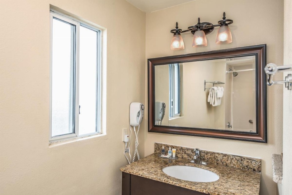 Blu Pacific Hotel Image 7